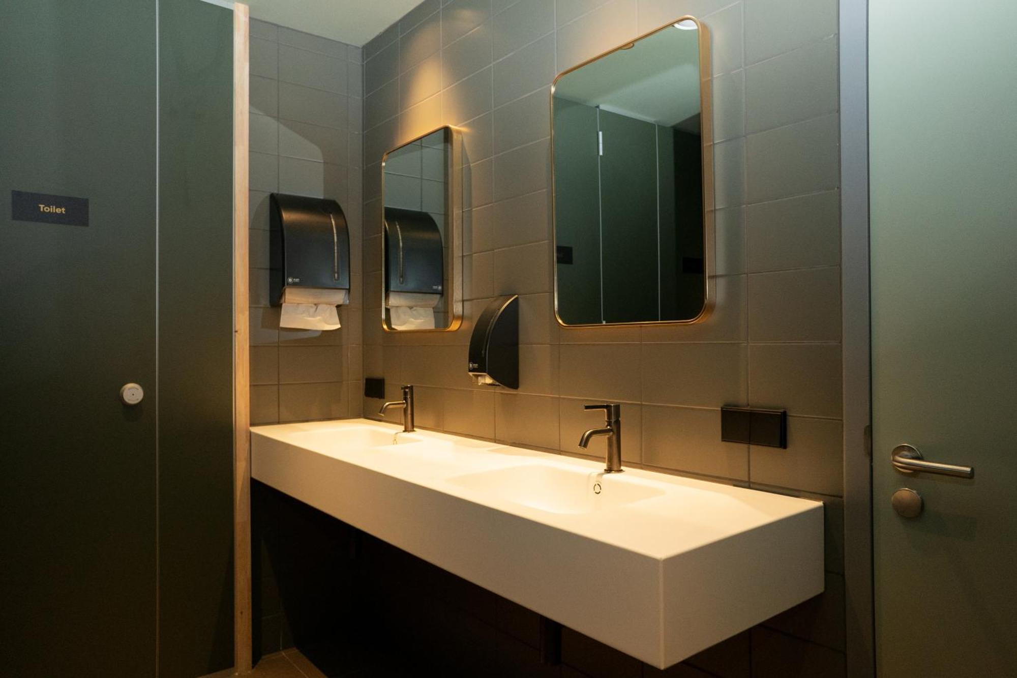 The Elephant Hostel Amsterdam Ngoại thất bức ảnh